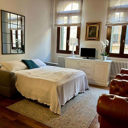 Santa Caterina: Charming Apartment Treviso Esterno foto